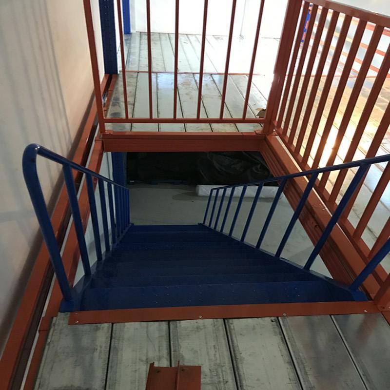 中聯信公司的貨架真不錯